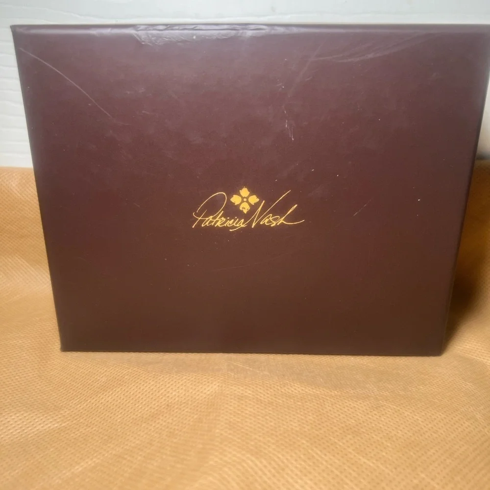 NWT Patricia Nash Leather Borse Coin Purse in Gift Box- Red Tooled